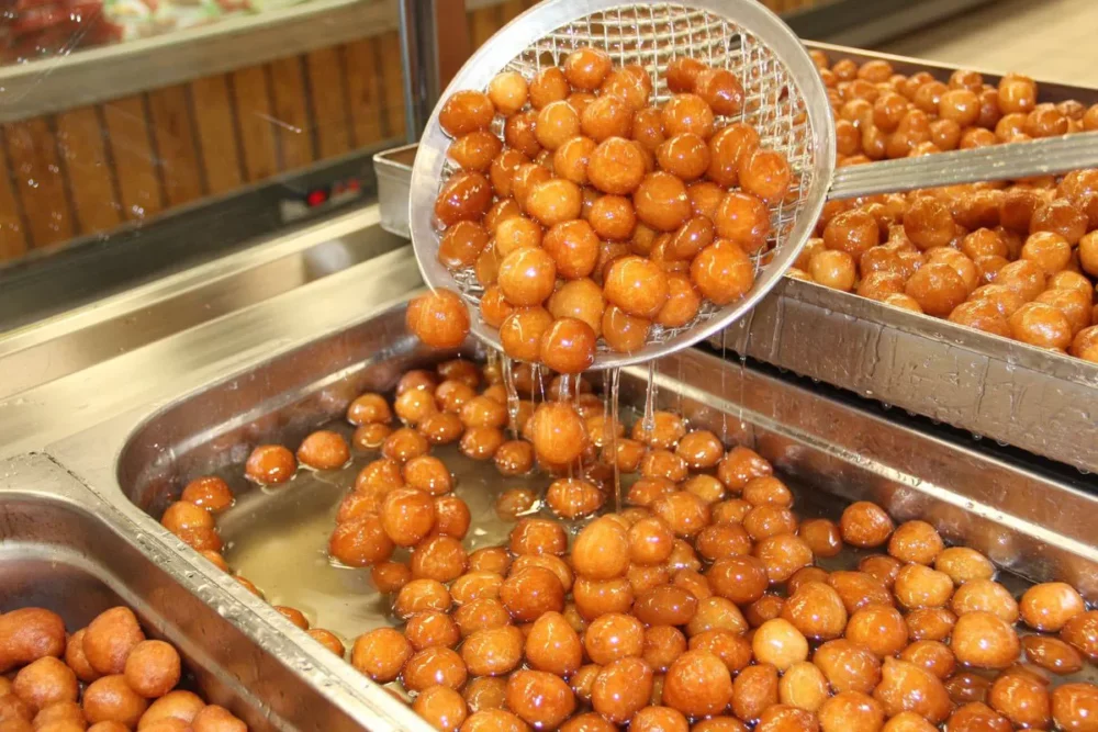 Konyaaltı hayır lokması dağıtımı